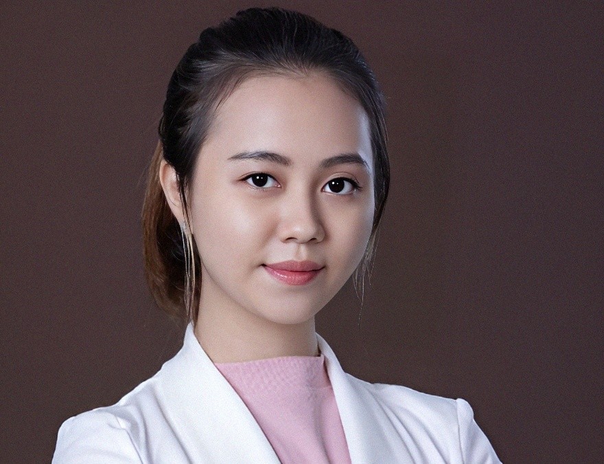 Elena S.